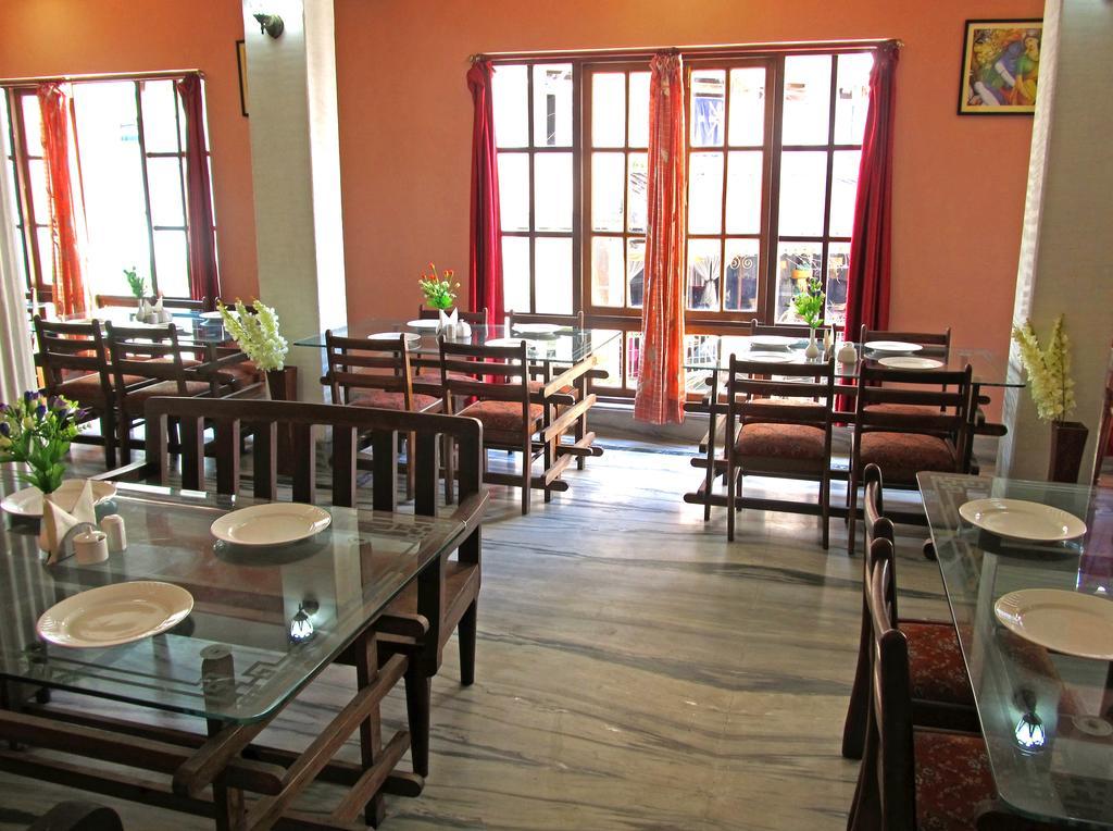 Hotel Alpine Crest Гангток Екстериор снимка