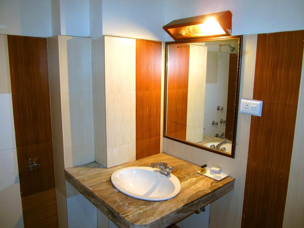 Hotel Alpine Crest Гангток Екстериор снимка