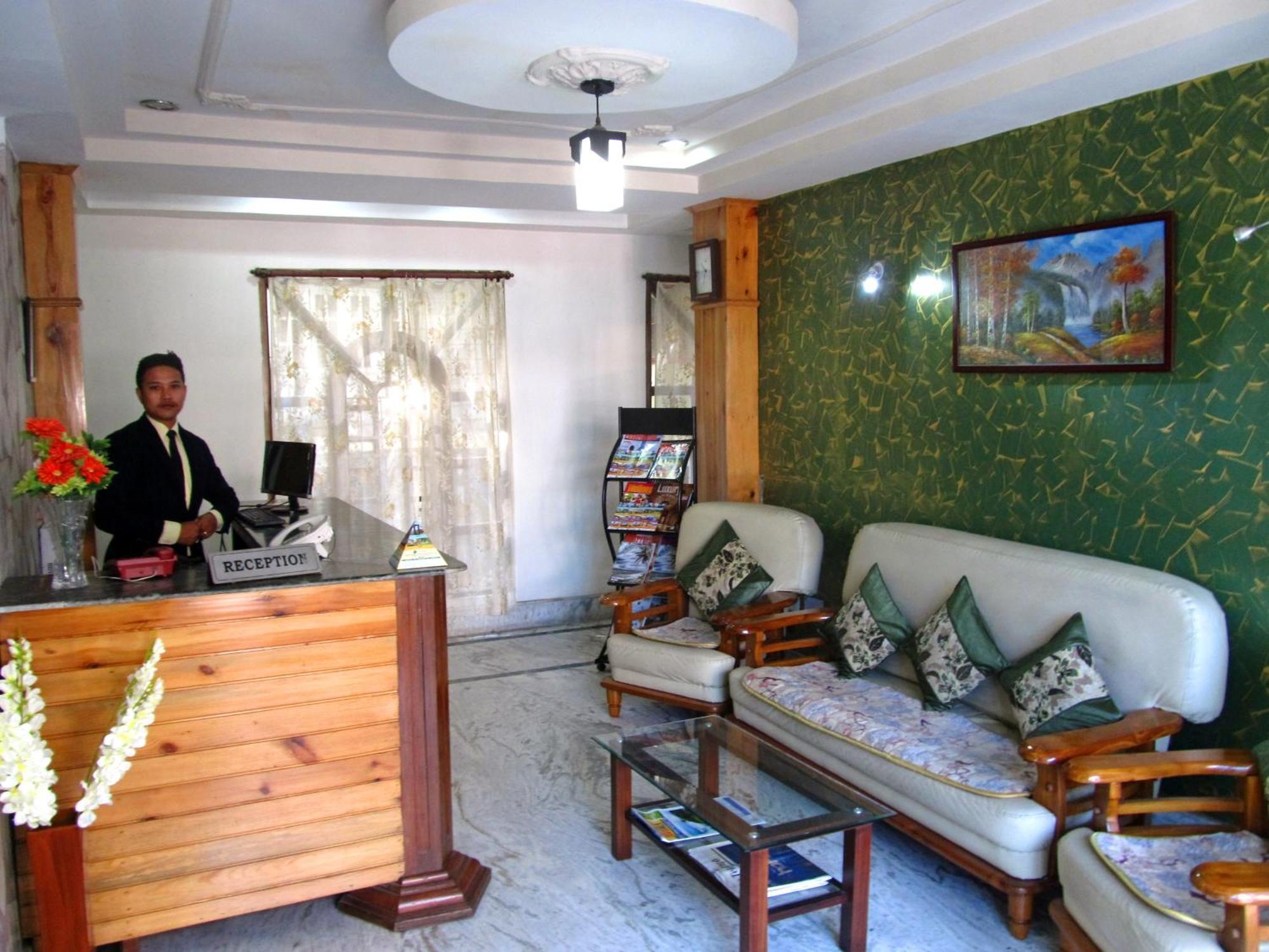 Hotel Alpine Crest Гангток Екстериор снимка