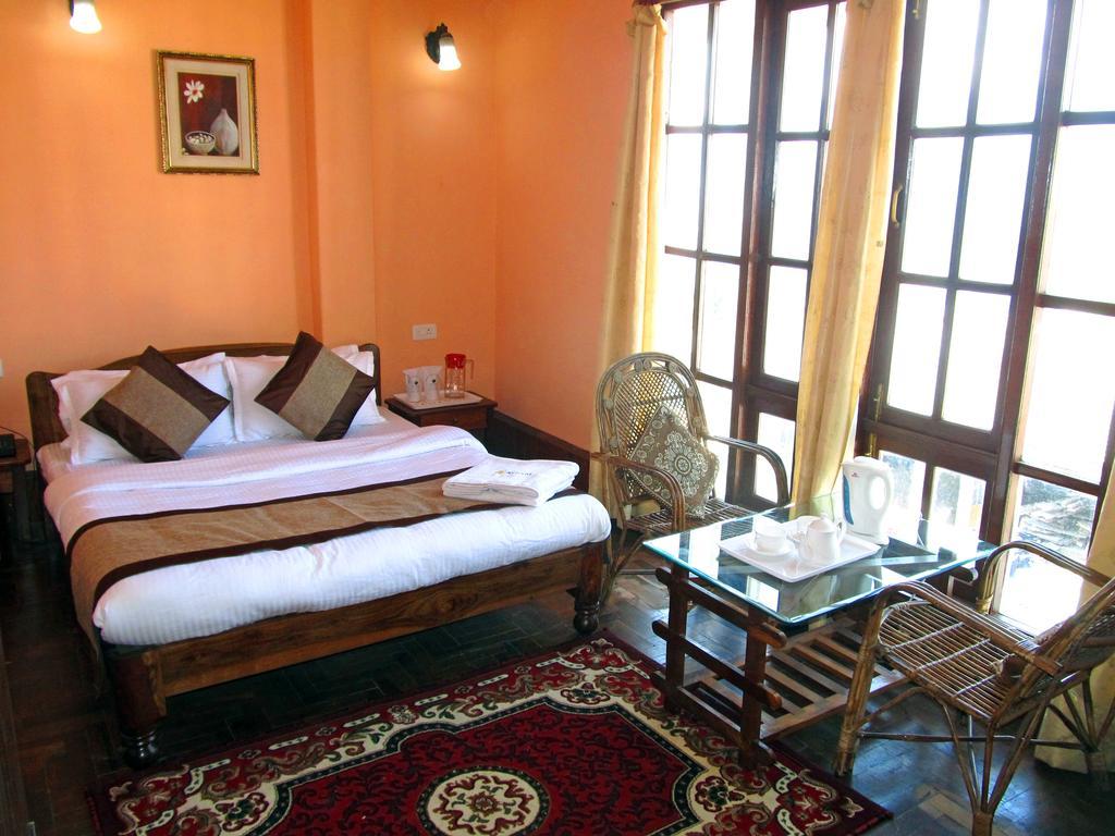 Hotel Alpine Crest Гангток Екстериор снимка